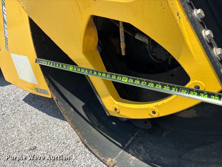image for item FG0555 2015 Bomag BW 161 AD-5 double drum vibratory roller
