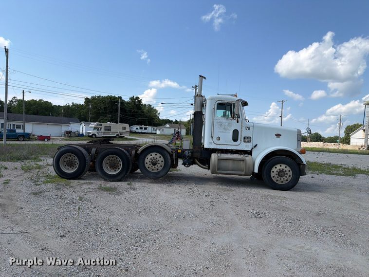 image for item FH6179 1993 Peterbilt 357 semi truck