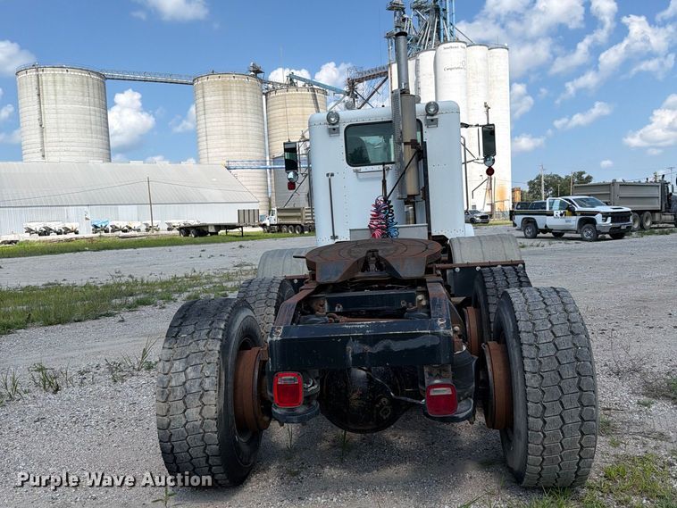 image for item FH6179 1993 Peterbilt 357 semi truck