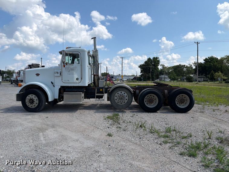 image for item FH6179 1993 Peterbilt 357 semi truck