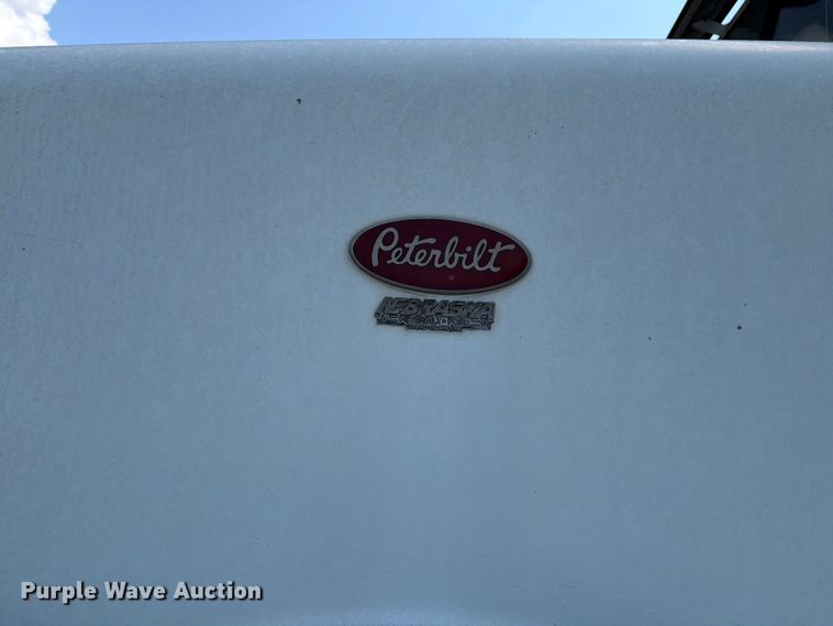 image for item FH6179 1993 Peterbilt 357 semi truck