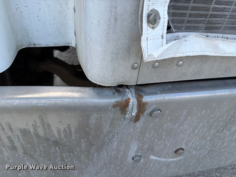 image for item FH6179 1993 Peterbilt 357 semi truck