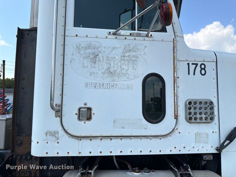 image for item FH6179 1993 Peterbilt 357 semi truck