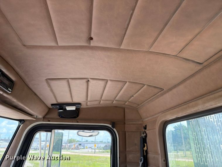 image for item FH6179 1993 Peterbilt 357 semi truck