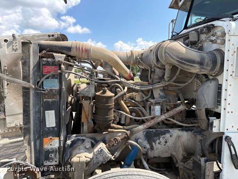 image for item FH6179 1993 Peterbilt 357 semi truck