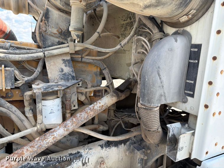 image for item FH6179 1993 Peterbilt 357 semi truck