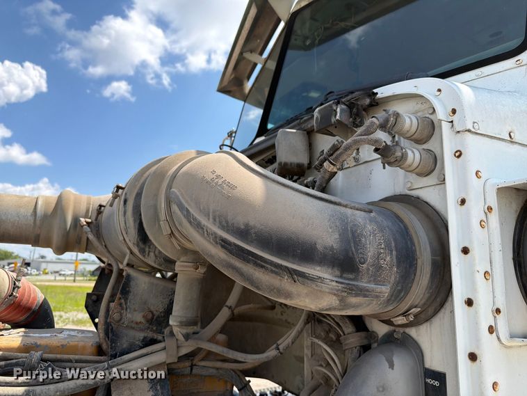 image for item FH6179 1993 Peterbilt 357 semi truck