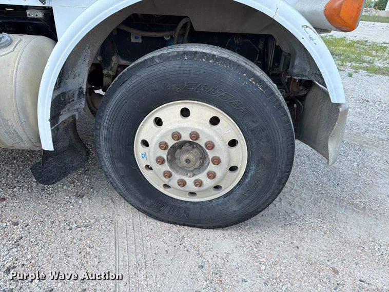 image for item FH6179 1993 Peterbilt 357 semi truck