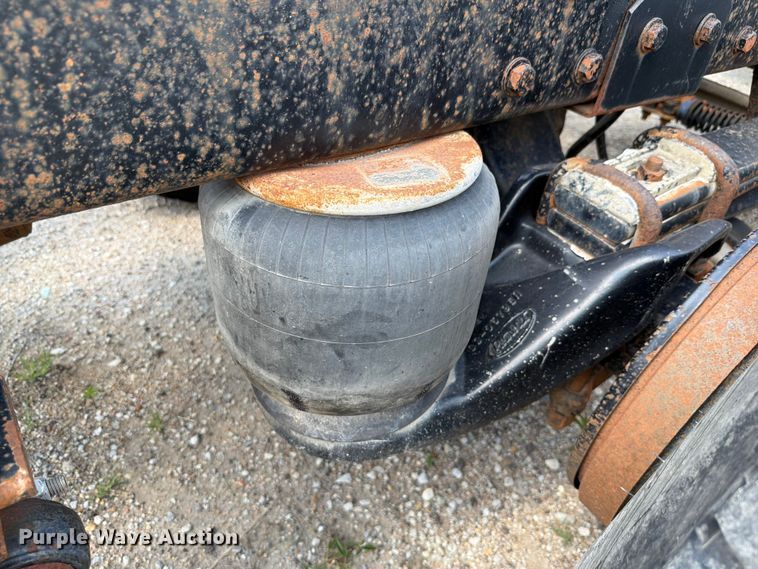 image for item FH6179 1993 Peterbilt 357 semi truck