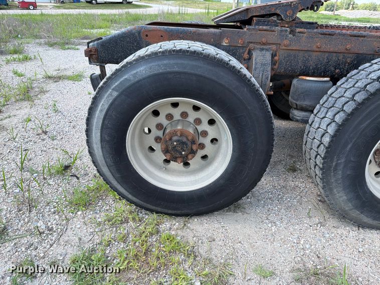 image for item FH6179 1993 Peterbilt 357 semi truck