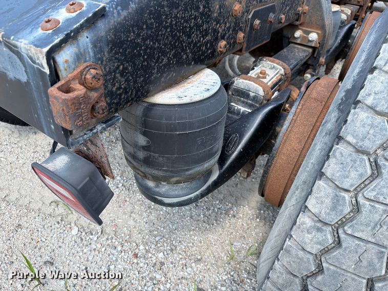 image for item FH6179 1993 Peterbilt 357 semi truck