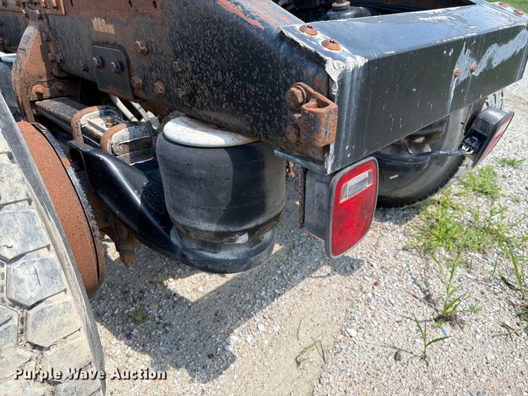 image for item FH6179 1993 Peterbilt 357 semi truck
