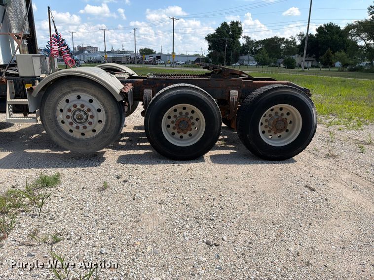 image for item FH6179 1993 Peterbilt 357 semi truck