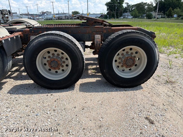 image for item FH6179 1993 Peterbilt 357 semi truck