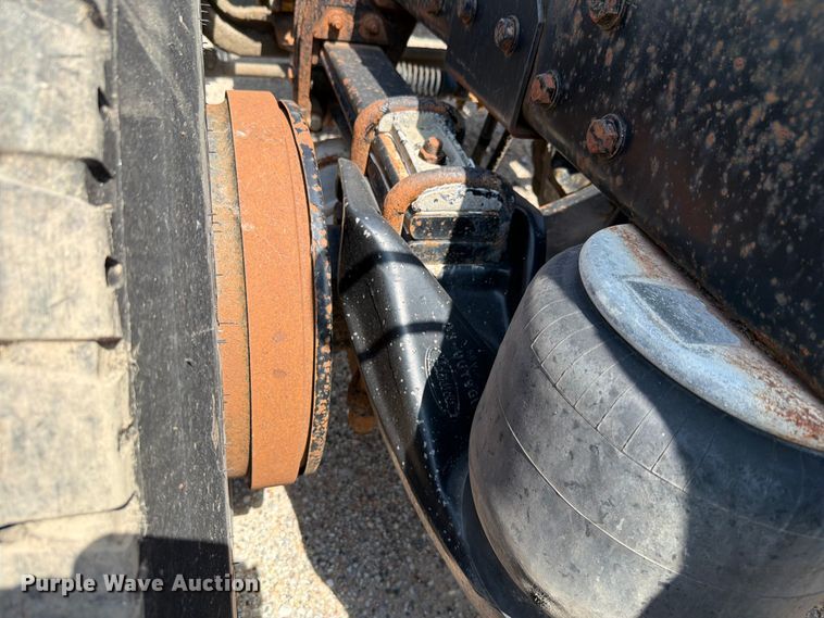 image for item FH6179 1993 Peterbilt 357 semi truck