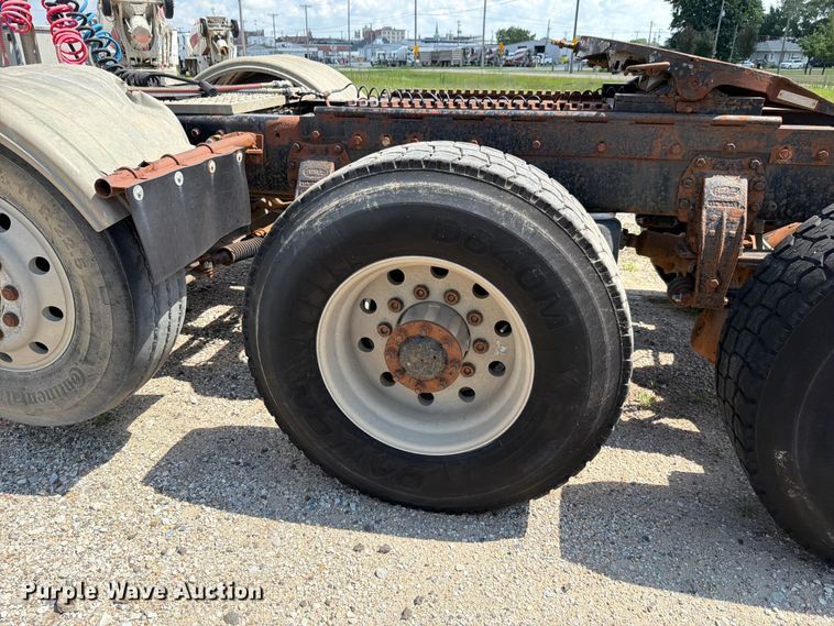 image for item FH6179 1993 Peterbilt 357 semi truck