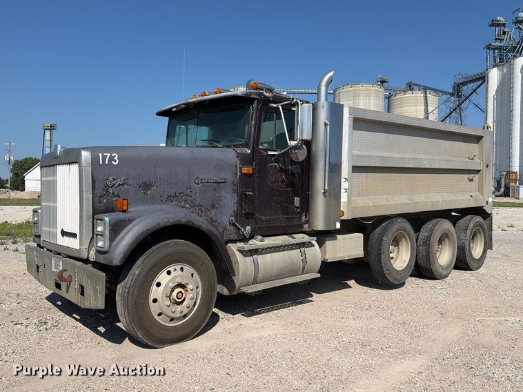 image for item FH6252 1995 International F-9370 dump truck