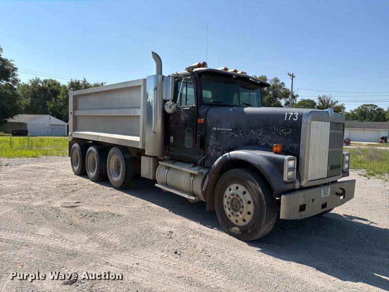 image for item FH6252 1995 International F-9370 dump truck