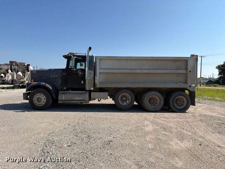 image for item FH6252 1995 International F-9370 dump truck