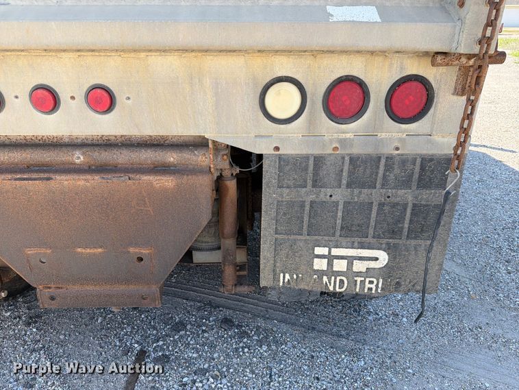 image for item FH6252 1995 International F-9370 dump truck