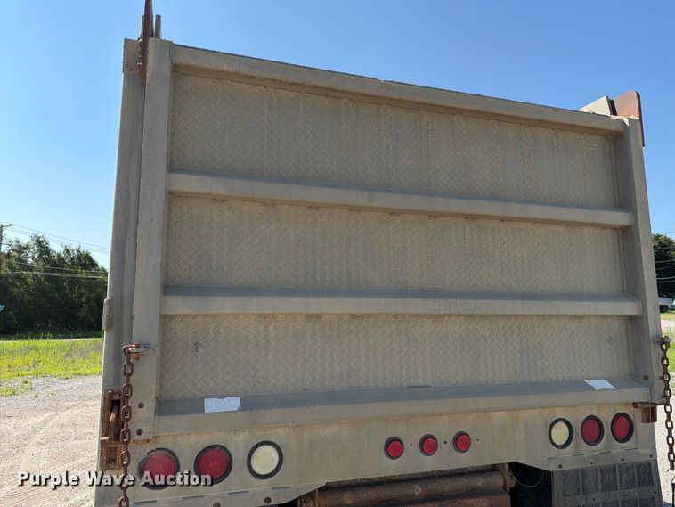 image for item FH6252 1995 International F-9370 dump truck