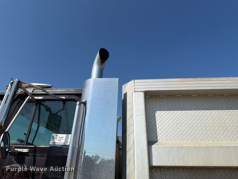 image for item FH6252 1995 International F-9370 dump truck