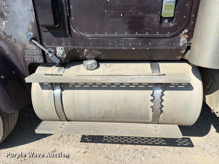 image for item FH6252 1995 International F-9370 dump truck