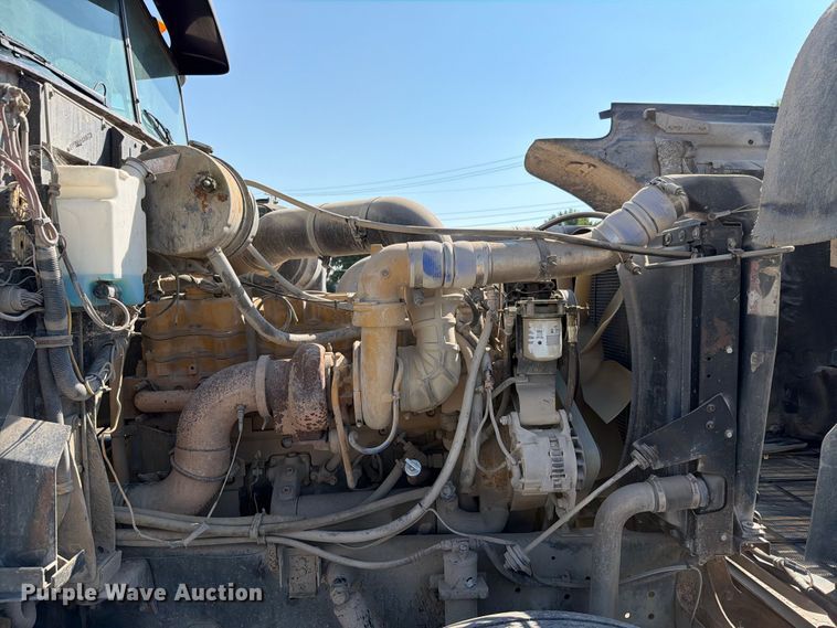 image for item FH6252 1995 International F-9370 dump truck