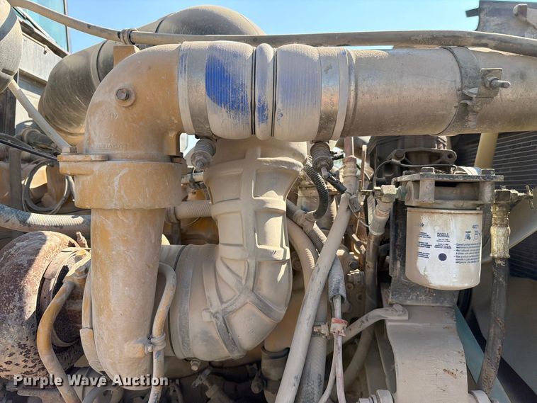 image for item FH6252 1995 International F-9370 dump truck