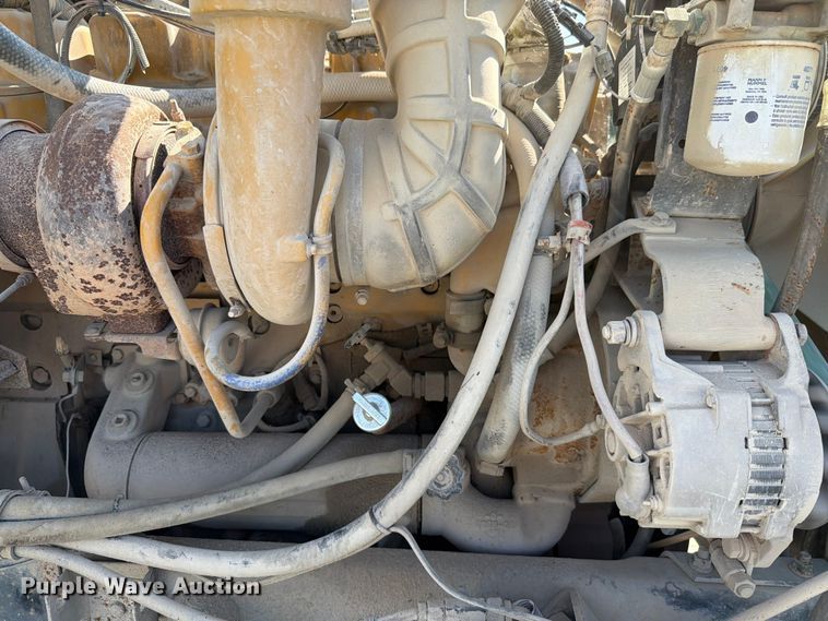 image for item FH6252 1995 International F-9370 dump truck