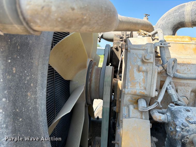 image for item FH6252 1995 International F-9370 dump truck