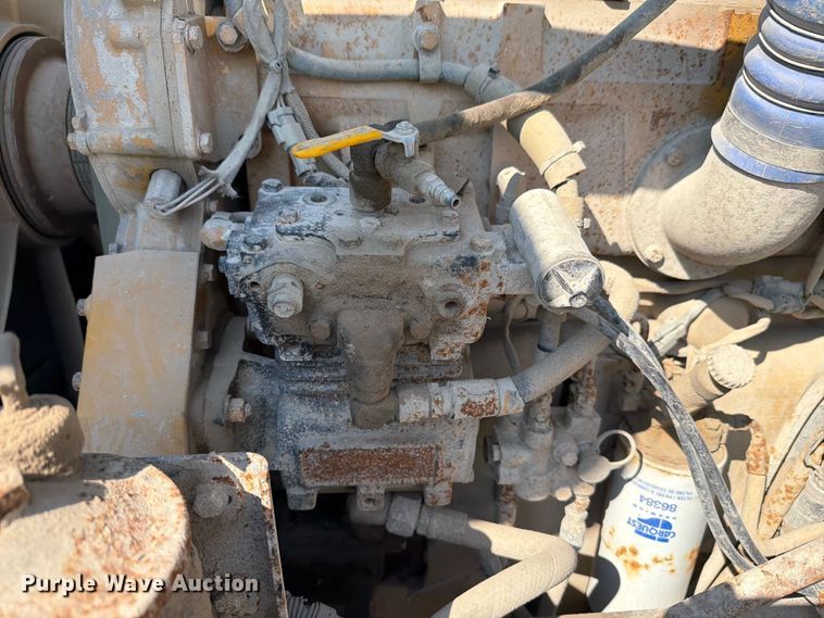 image for item FH6252 1995 International F-9370 dump truck