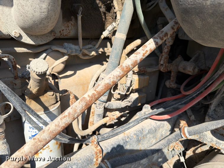 image for item FH6252 1995 International F-9370 dump truck