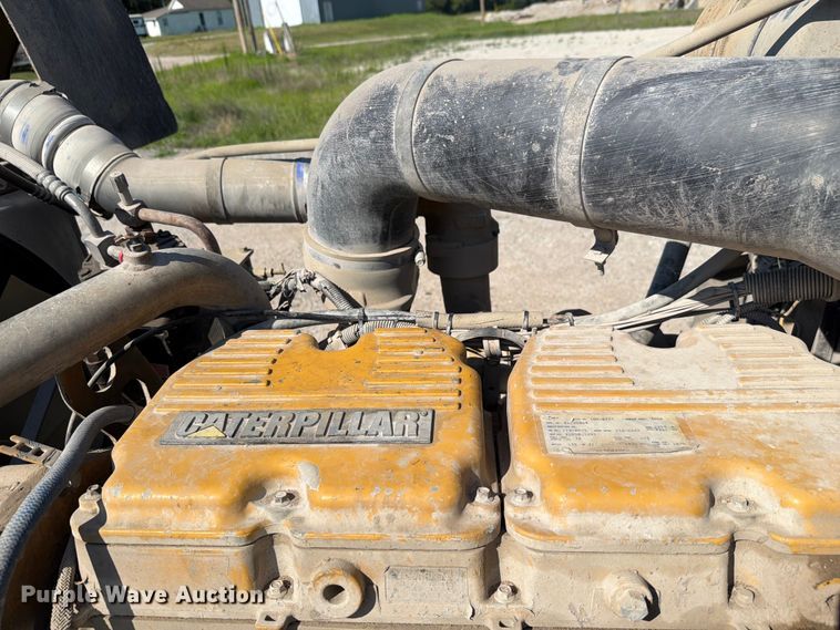 image for item FH6252 1995 International F-9370 dump truck
