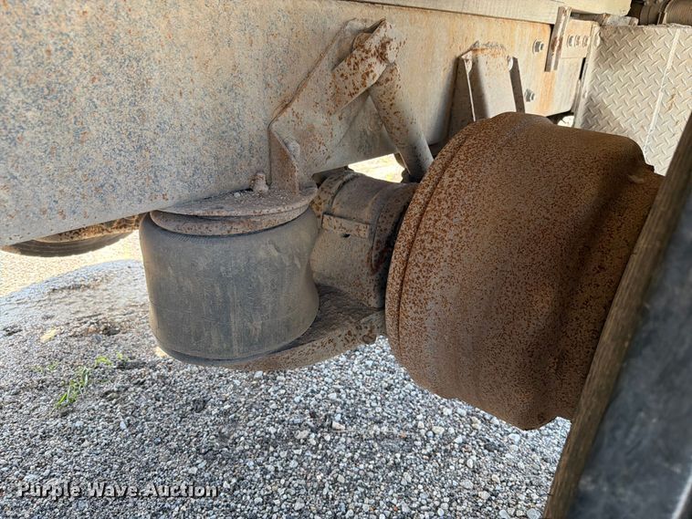image for item FH6252 1995 International F-9370 dump truck