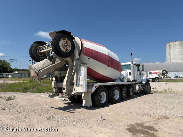 image for item FH6253 2007 International DF557 Paystar 5000 ready mix truck