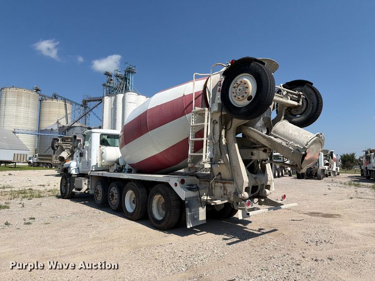image for item FH6253 2007 International DF557 Paystar 5000 ready mix truck