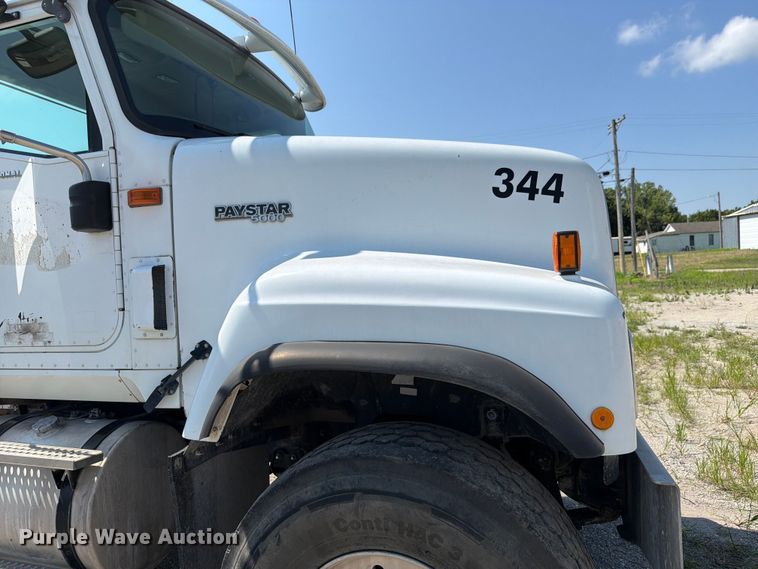 image for item FH6253 2007 International DF557 Paystar 5000 ready mix truck
