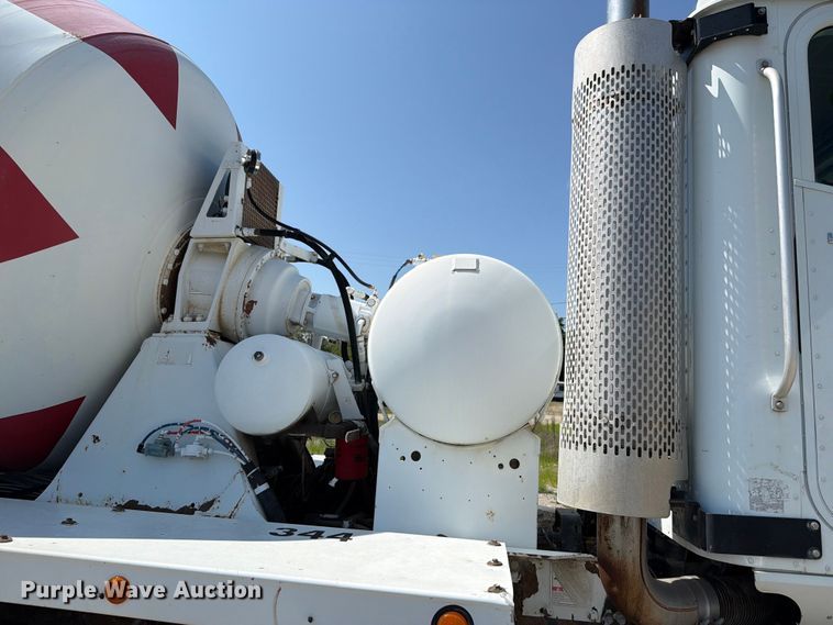 image for item FH6253 2007 International DF557 Paystar 5000 ready mix truck