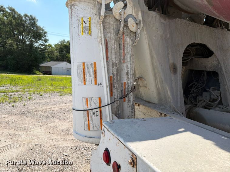 image for item FH6253 2007 International DF557 Paystar 5000 ready mix truck