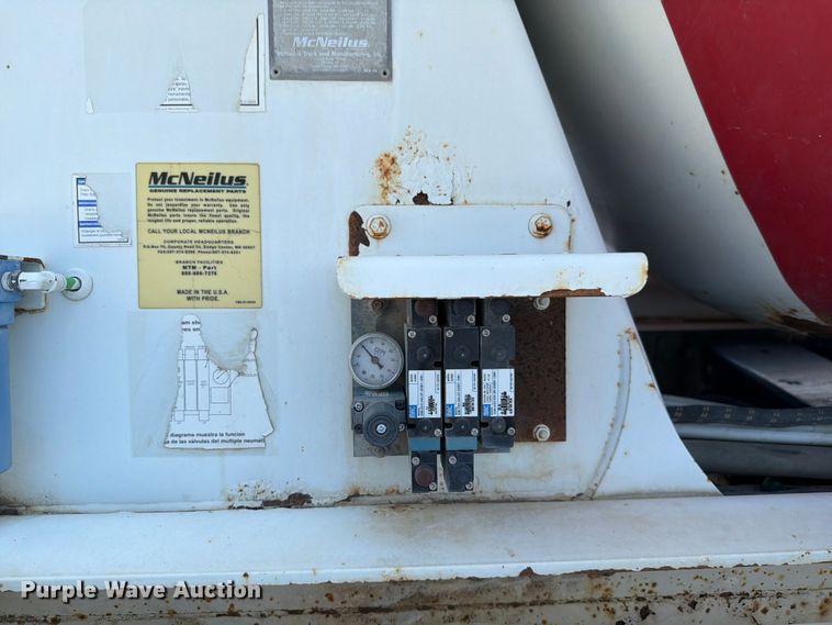 image for item FH6253 2007 International DF557 Paystar 5000 ready mix truck