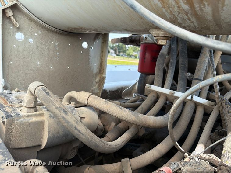image for item FH6253 2007 International DF557 Paystar 5000 ready mix truck