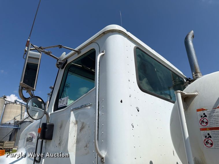 image for item FH6253 2007 International DF557 Paystar 5000 ready mix truck