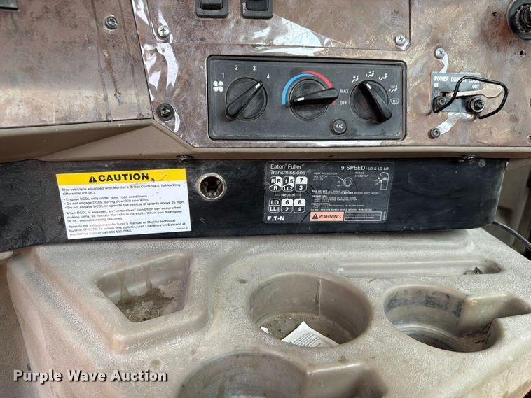 image for item FH6253 2007 International DF557 Paystar 5000 ready mix truck