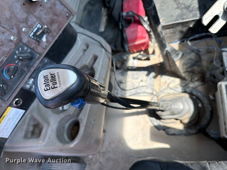 image for item FH6253 2007 International DF557 Paystar 5000 ready mix truck