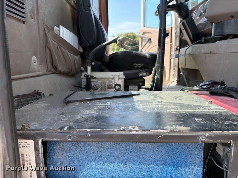 image for item FH6253 2007 International DF557 Paystar 5000 ready mix truck