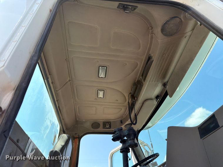 image for item FH6253 2007 International DF557 Paystar 5000 ready mix truck