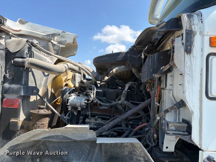 image for item FH6253 2007 International DF557 Paystar 5000 ready mix truck