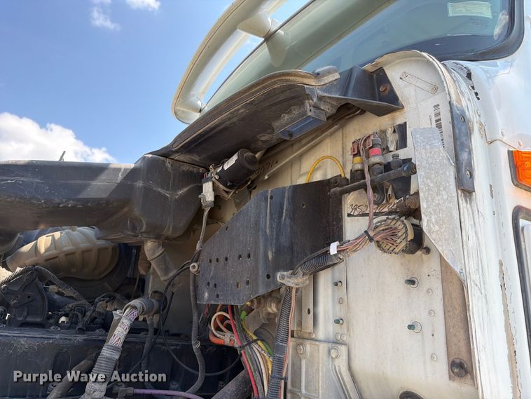 image for item FH6253 2007 International DF557 Paystar 5000 ready mix truck