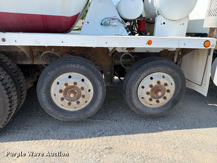 image for item FH6253 2007 International DF557 Paystar 5000 ready mix truck